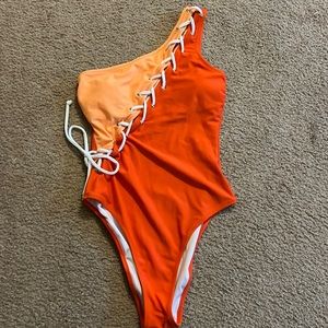 Cupeshe One Piece Swimsuit - Size Small (Worn once)